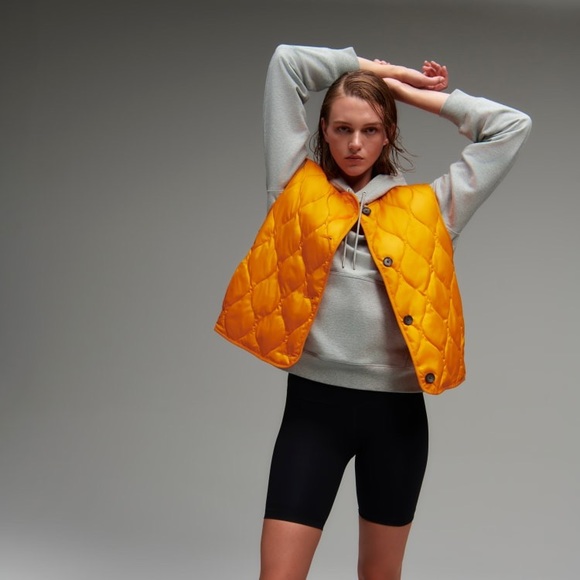 Everlane The Perform Bike Shorts - Picture 9 of 9